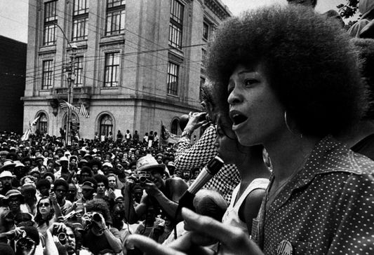ANGELA DAVIS